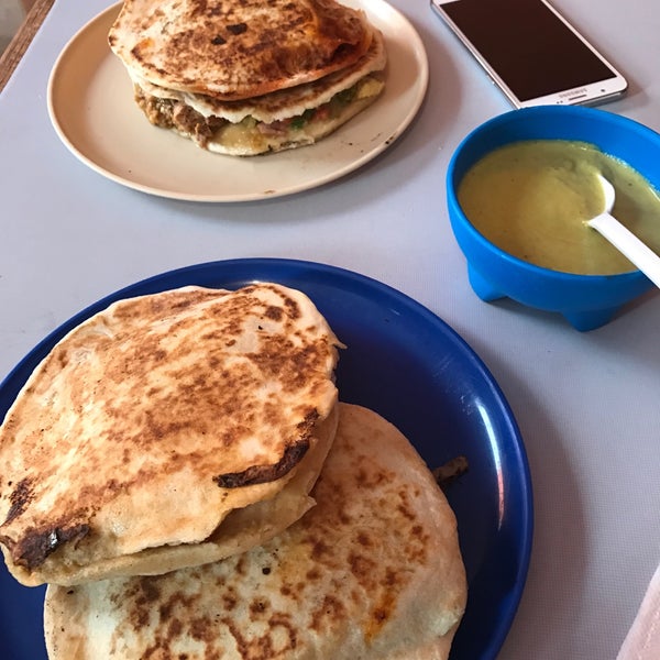 Pizza Gordas el Buen Trato Food Truck in Torreon