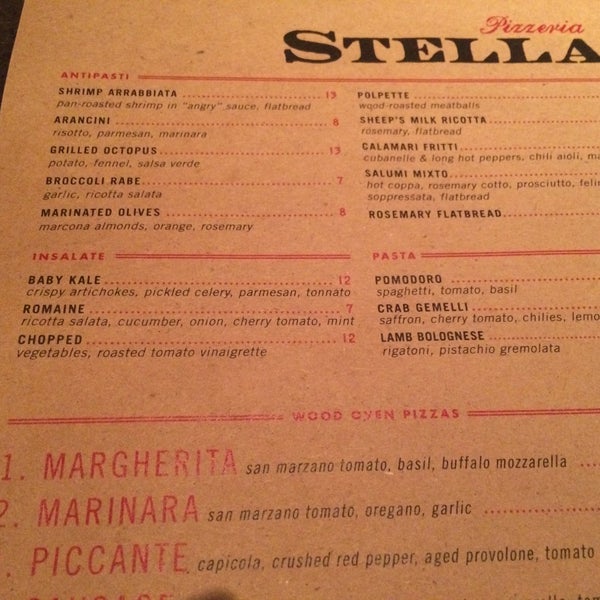 รูปภาพถ่ายที่ Pizzeria Stella โดย Kenneth H. เมื่อ 12/11/2014