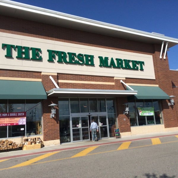 Photo taken at The Fresh Market by Kenneth H. on 5/4/2014