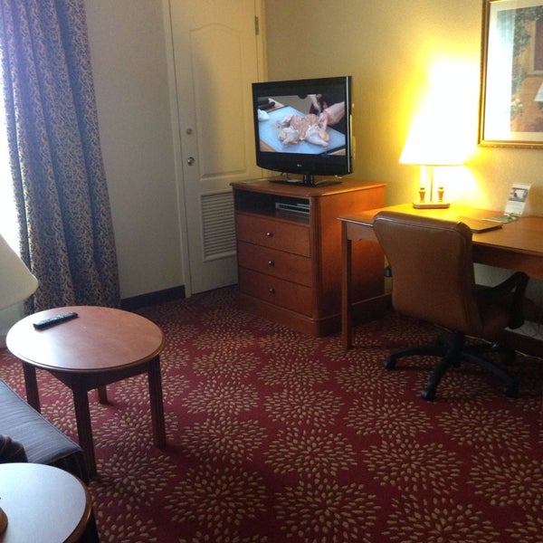 Foto diambil di Homewood Suites by Hilton oleh 💥Gregory &quot;Gee Dub&quot; W. pada 8/23/2014