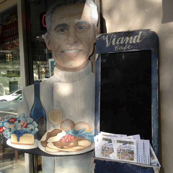 7/21/2013 tarihinde Doug C.ziyaretçi tarafından Viand Cafe'de çekilen fotoğraf