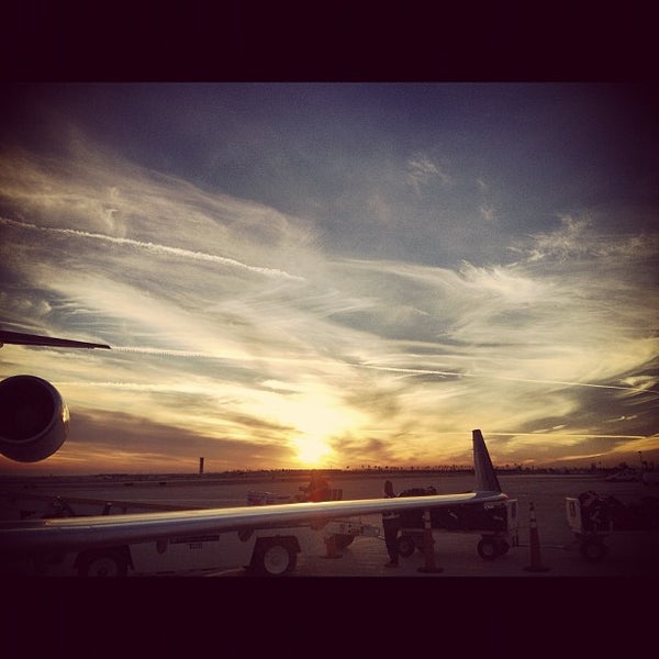 Foto tomada en Yuma International Airport (YUM)  por Jon R. el 12/9/2012