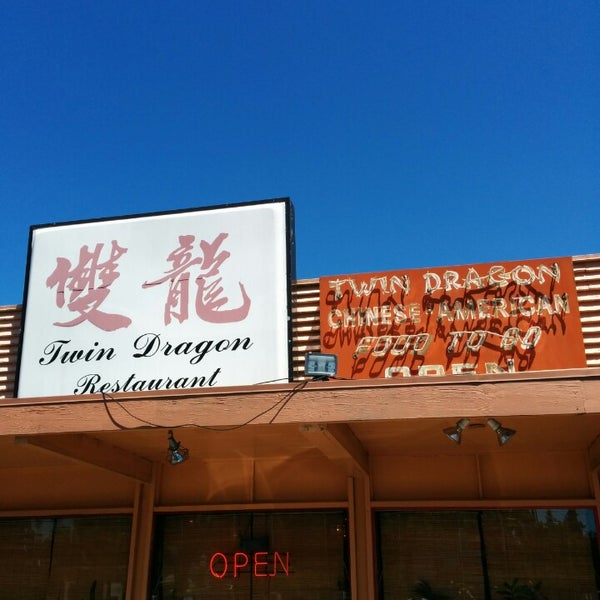 Foto tirada no(a) Twin Dragon Restaurant por Brandon em 7/5/2014