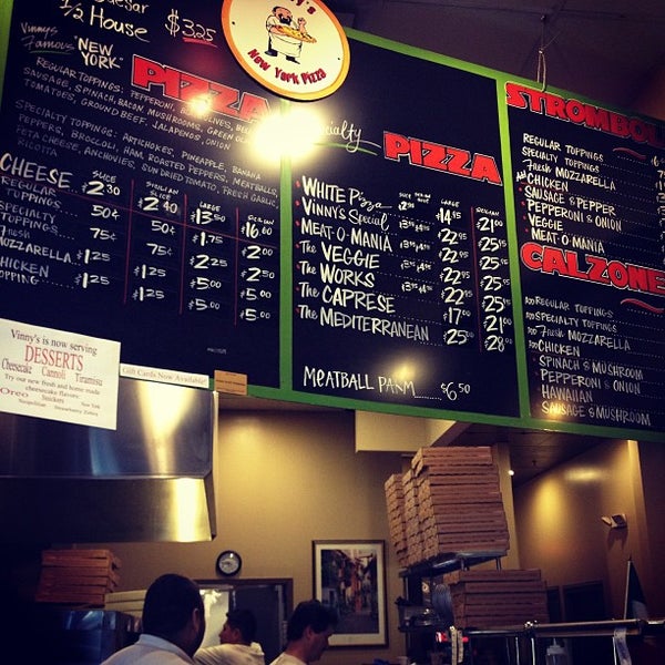 2/19/2013 tarihinde Griffin C.ziyaretçi tarafından Vinny&#39;s NY Pizza'de çekilen fotoğraf