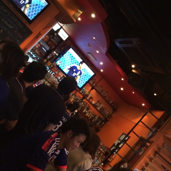 6/24/2014 tarihinde Satoshi K.ziyaretçi tarafından Legends Sports Bar &amp; Grill'de çekilen fotoğraf