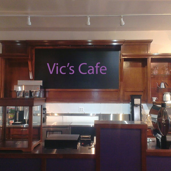 Снимок сделан в Vic&#39;s Cafe пользователем Vic&#39;s Cafe 12/28/2013