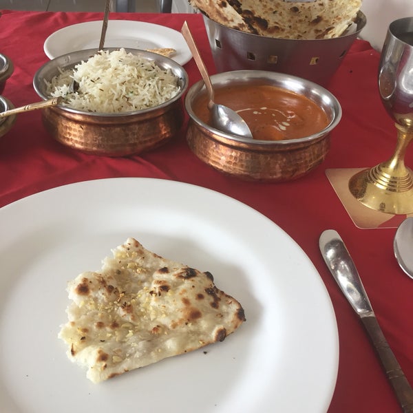 Loved the service! It's so warm.  I tried the butter chicken with naan bread, as everybody suggested, it did not disappointed. A truly new experience for the senses