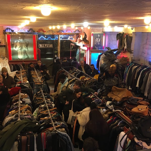 Free 'P' Star - Vintage and Thrift Store in Paris