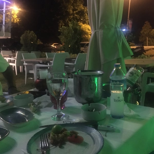 7/17/2021 tarihinde Fatos D.ziyaretçi tarafından Foça Fish Gourmet'de çekilen fotoğraf