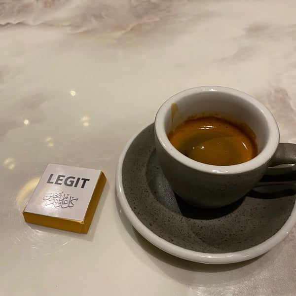 4/10/2024 tarihinde Omar A.ziyaretçi tarafından Legit Cafe ليجت كافيه'de çekilen fotoğraf
