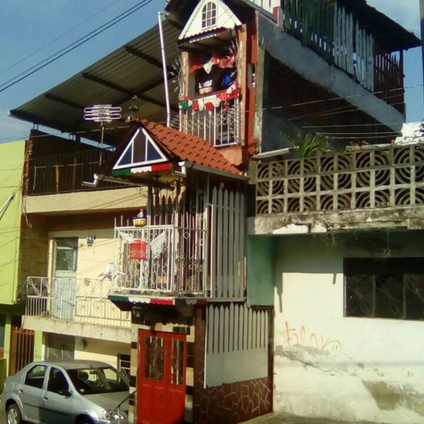 La Casa más angosta del mundo Uruapan Del Progreso, Michoacan del campo