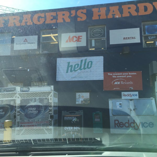 Foto tirada no(a) Frager&#39;s Ace Hardware por Ellen em 9/29/2018