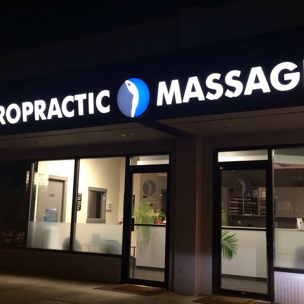Photo taken at Innovative Chiropractic Rehab &amp; Massage by Lindy B. on 3/8/2014