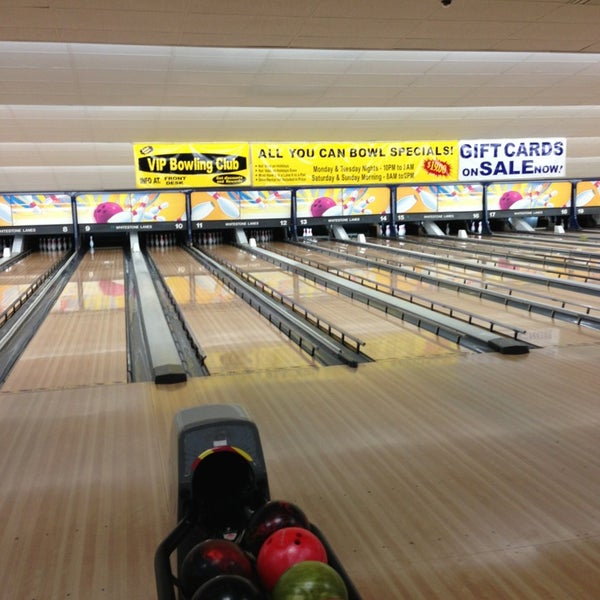 Photo taken at Whitestone Lanes Bowling Centers by Fred O. on 3/17/2013