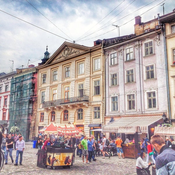 Foto tirada no(a) Площа Ринок por Irina M. em 6/27/2015