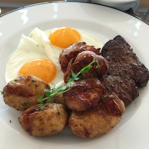 Great Breakfast - try the steak and eggs