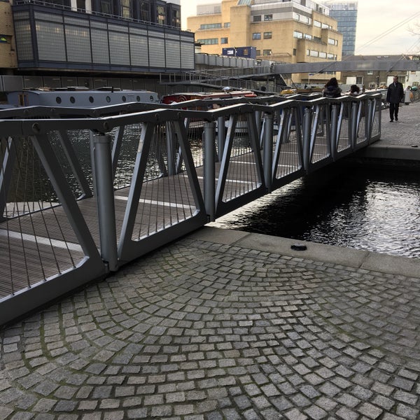 Rolling bridge. Пэддингтон мост. the rolling bridge.
