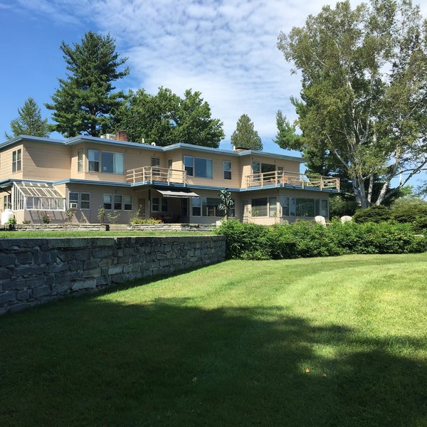 Field Farm Guest House 554 Sloan Rd