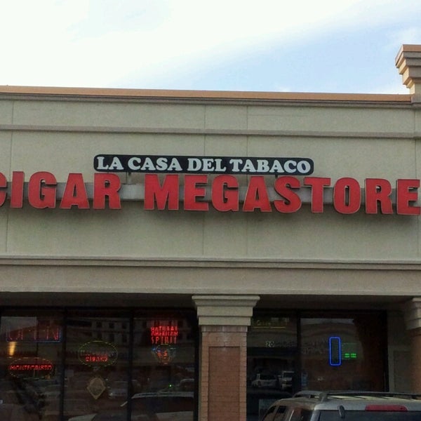 Photo taken at La Casa Del Tabaco Cigar Lounge by Daniel (Sikora) B. on 4/9/2013
