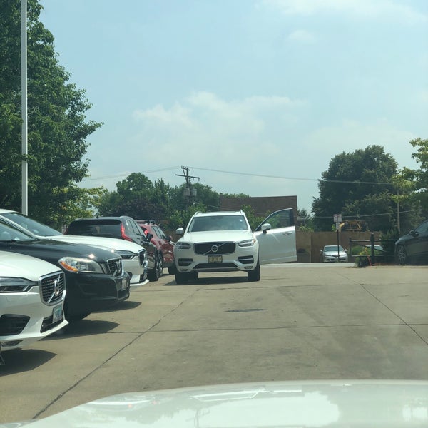 The Autobarn Volvo Cars Oak Park 1140 Garfield St