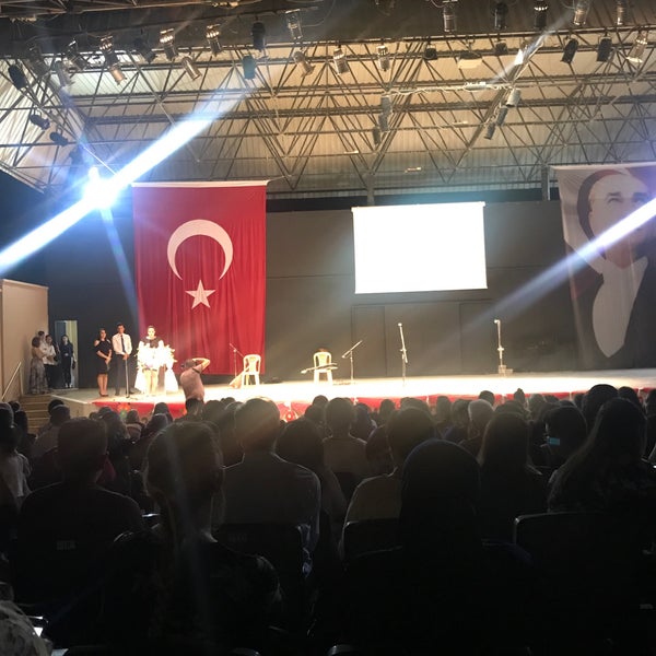 Foto diambil di Bornova Ayfer Feray Açık Hava Tiyatrosu oleh Serap pada 6/7/2018