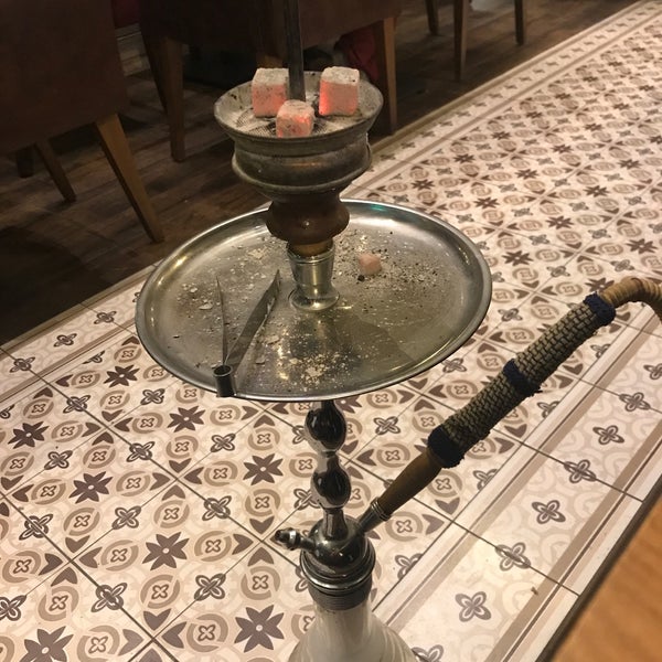 Das Foto wurde bei Hisarönü Cafe von Serap am 12/16/2018 aufgenommen