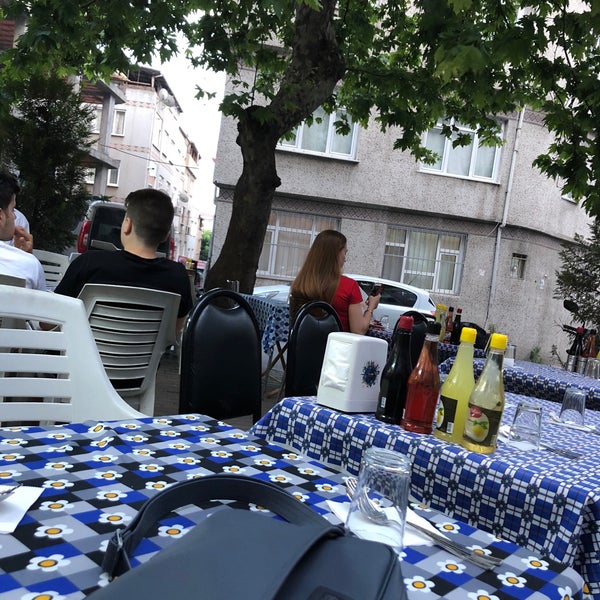 Photo taken at Öğüt Kol Köfte by Pınar Y. on 6/7/2018