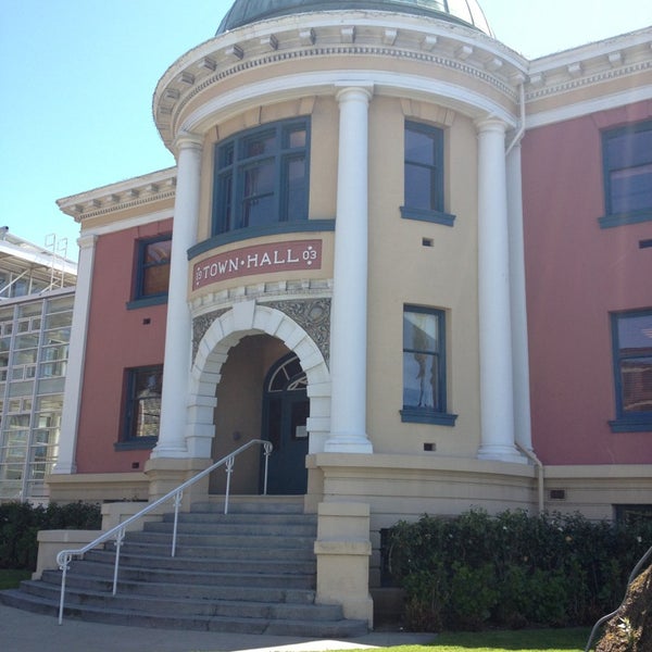 Emeryville City Hall City Hall in Park Avenue