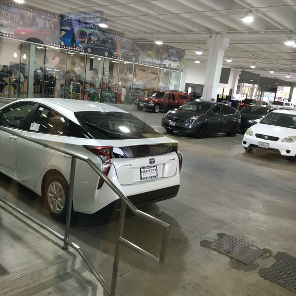 Culver City Toyota Auto Dealership in Culver City