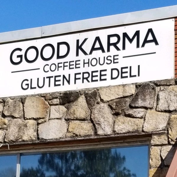 Foto tirada no(a) Good Karma Coffee House por Anita S. em 5/13/2021