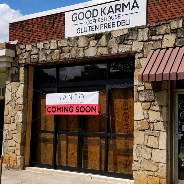 Foto tirada no(a) Good Karma Coffee House por Anita S. em 8/20/2021
