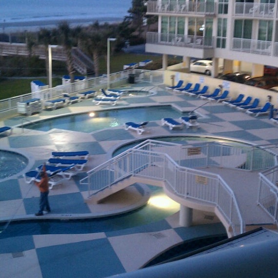 รูปภาพถ่ายที่ Avista Resort โดย Steve เมื่อ 3/15/2013