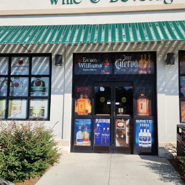 Harvard's Wine and Beverage Liquor Store in Aiken