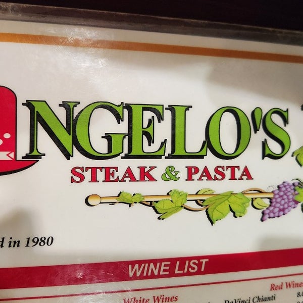 Foto tirada no(a) Angelo&#39;s Steak And Pasta por Steve em 3/26/2024