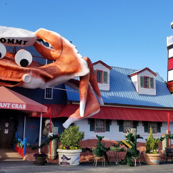 Photo taken at Giant Crab Seafood Restaurant by Steve on 11/22/2018