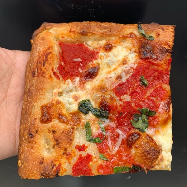 9/28/2018에 Mike C.님이 Williamsburg Pizza에서 찍은 사진
