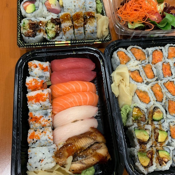 Foto tirada no(a) Sushi Damo por Mike C. em 11/5/2018