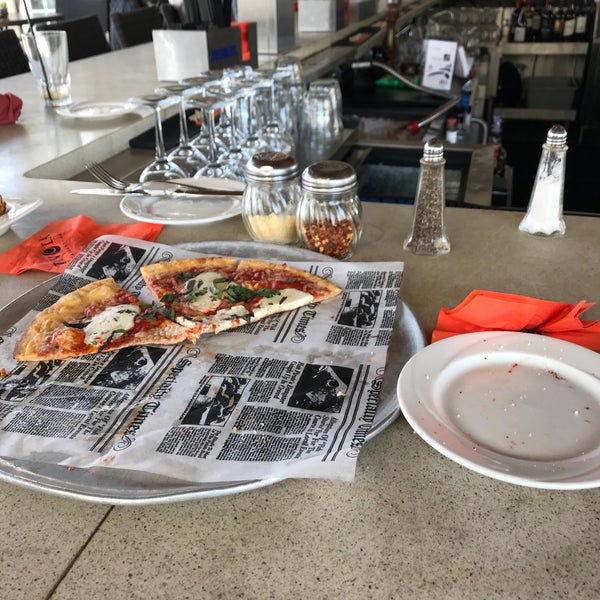 4/20/2018 tarihinde Andrea S.ziyaretçi tarafından Tavola Restaurant &amp; Bar'de çekilen fotoğraf