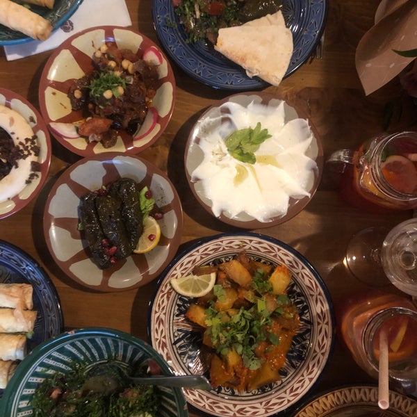 4/13/2022 tarihinde Bence S.ziyaretçi tarafından Leila&#39;s Authentic Lebanese Cuisine'de çekilen fotoğraf