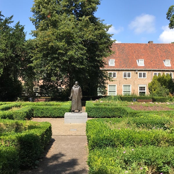 Снимок сделан в Museum Prinsenhof Delft пользователем Frederick R. 8/1/2019