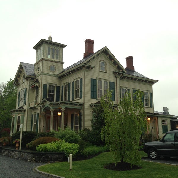 Jedediah Hawkins Inn 400 South Jamesport Ave