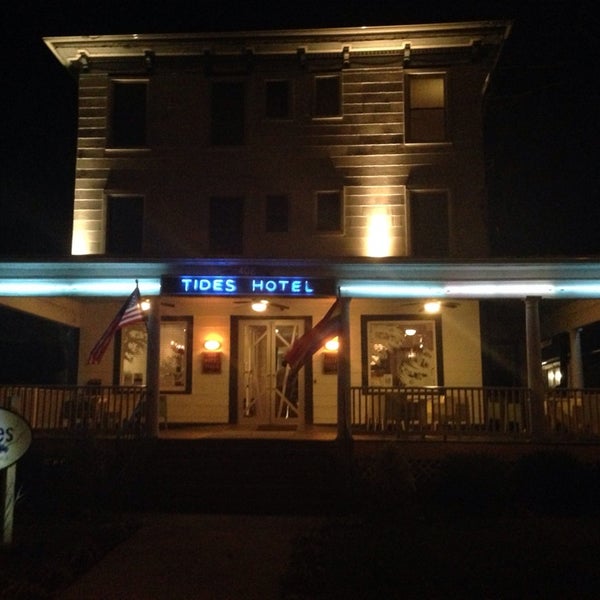 Photo taken at Hotel Tides by Patrick K. on 12/31/2013