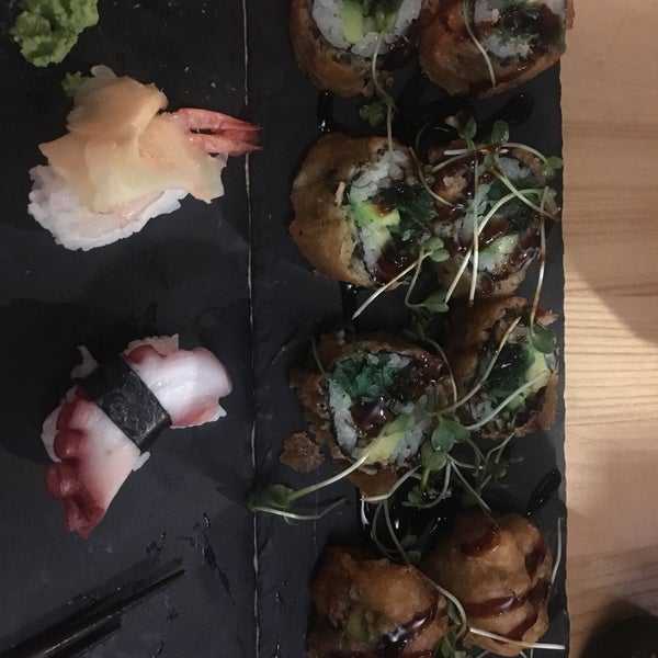 Das Foto wurde bei Hashi Japanese Kitchen von Michael J. am 1/14/2017 aufgenommen