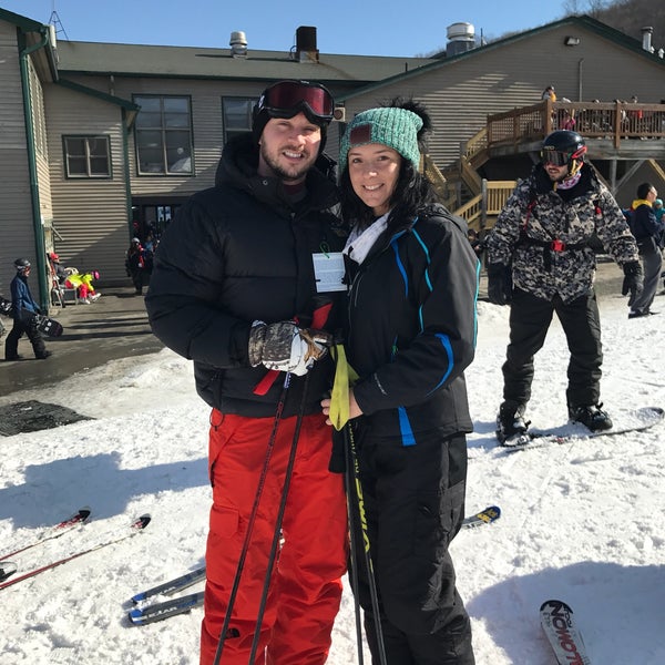 2/18/2017 tarihinde ⚓️ Jessica S.ziyaretçi tarafından Shawnee Mountain Ski Area'de çekilen fotoğraf