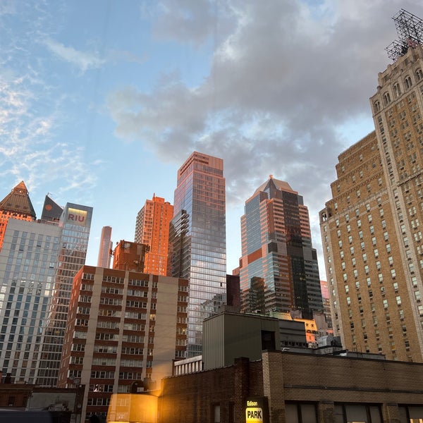 Foto diambil di InterContinental New York Times Square oleh ⚓️ Jessica S. pada 9/23/2022