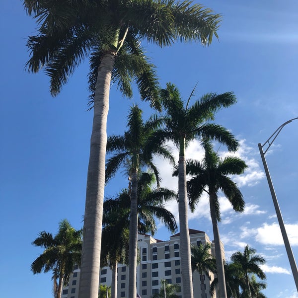 Photo taken at Renaissance Fort Lauderdale Cruise Port Hotel by ⚓️ Jessica S. on 1/11/2019