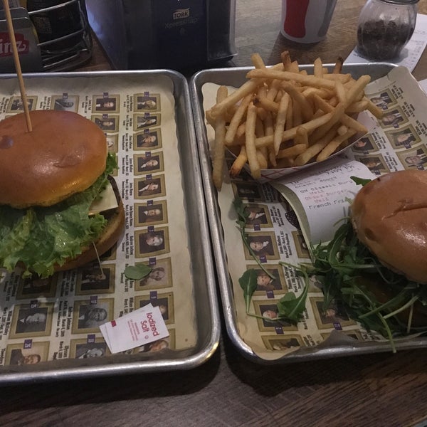 Foto diambil di TD Burger oleh Gary W. pada 1/7/2018