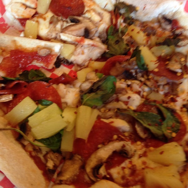 Cannery Pizza Pizza Place In Monterey