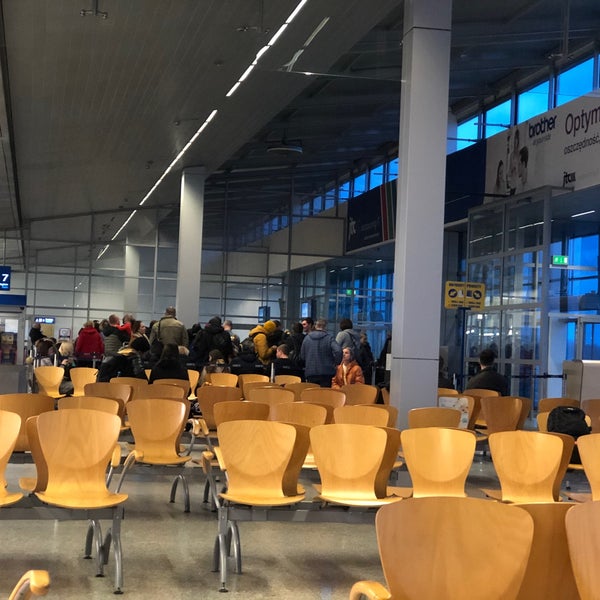 Foto tirada no(a) Poznań Airport por Oleksandr H. em 3/1/2020