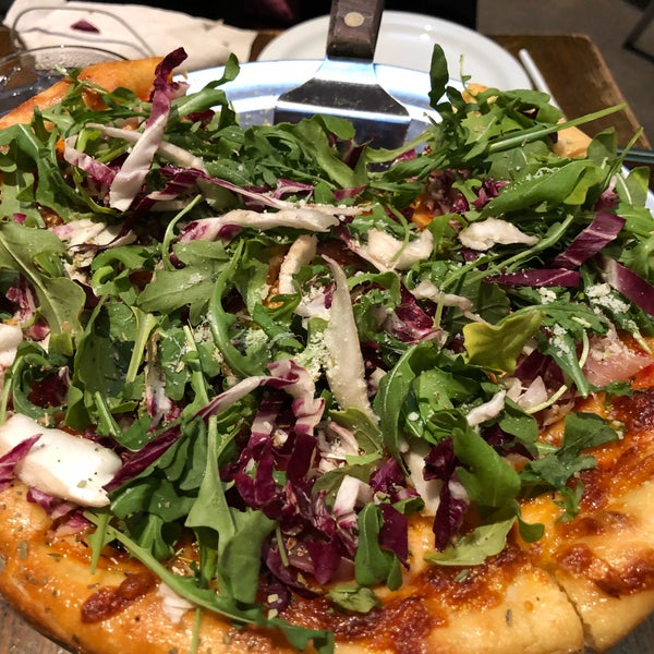 Foto diambil di Patxi&#39;s Pizza oleh Emre D. pada 5/19/2018